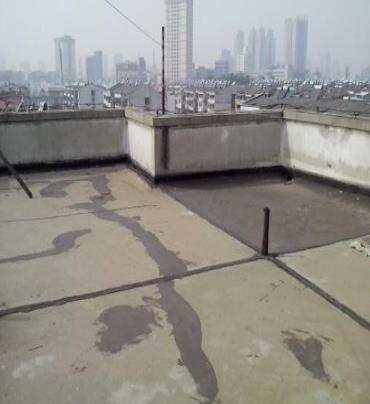 郊区漏水维修 楼顶漏水是什么原因，楼顶漏水维修方法是什么?