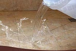 郊区漏水维修 免砸砖防水材料该如何施工